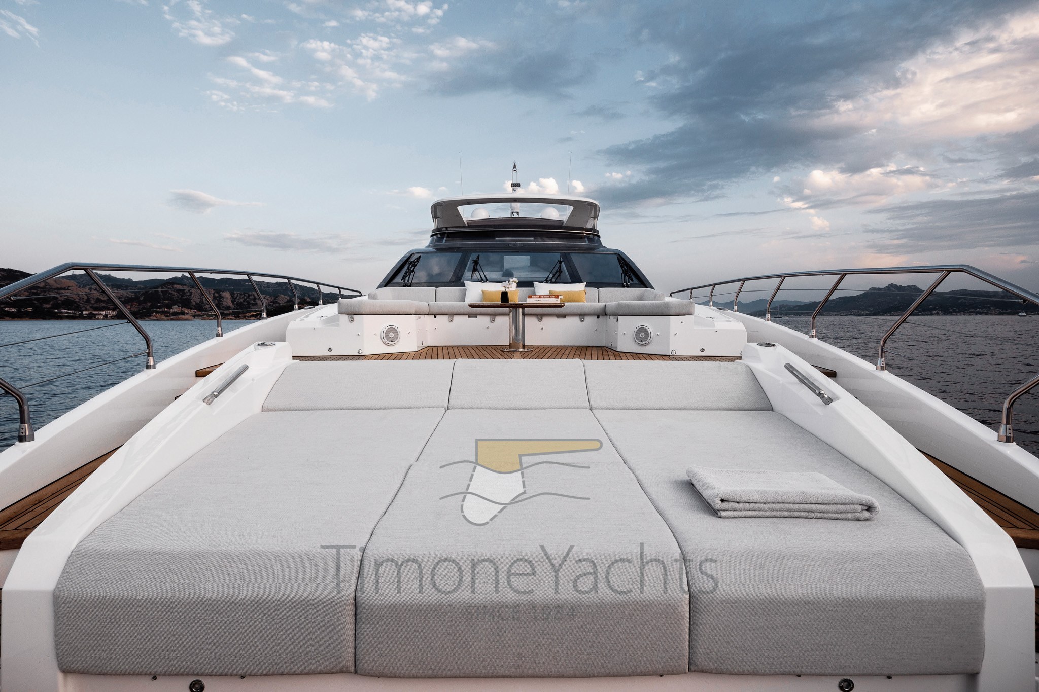 AZIMUT GRANDE 27M