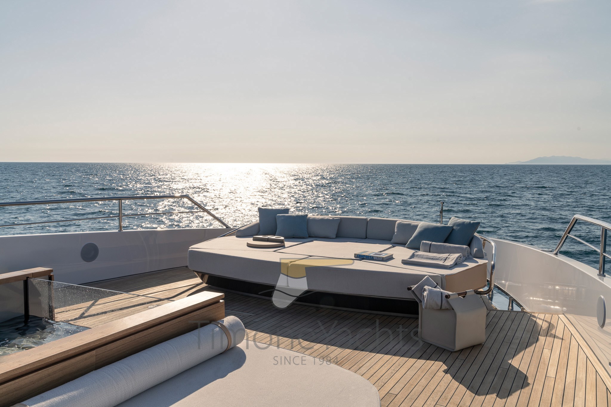 AZIMUT GRANDE TRIDECK 38M