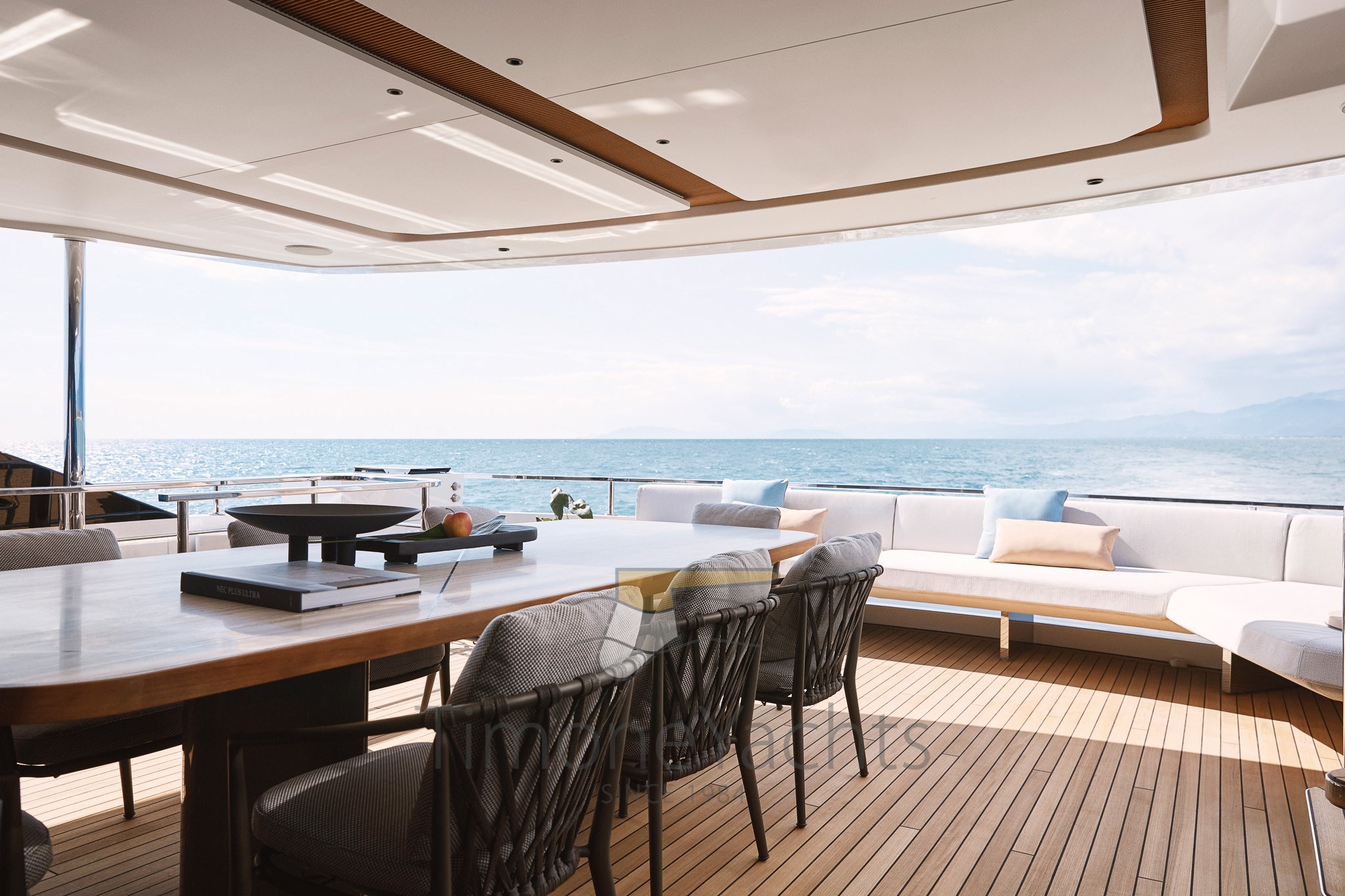 AZIMUT GRANDE TRIDECK 38M