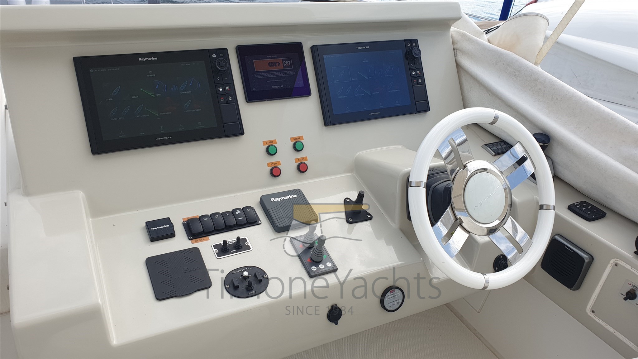 Azimut 66 Flybridge - Fly Helm