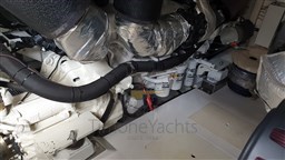 Azimut 66 Flybridge - Engine room