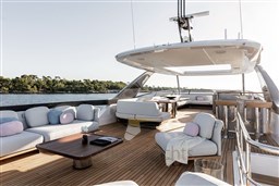 G26M Flybridge 2_Low res.jpg