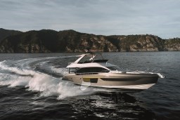 AZIMUT FLY 68 ESTERNI