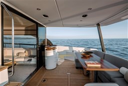 AZIMUT FLY 68 ESTERNI POZZETTO