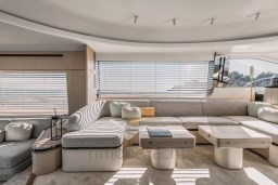 AZIMUT FLY 68 INTERNI SALONE