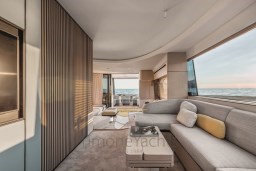 AZIMUT FLY 68 INTERNI SALONE