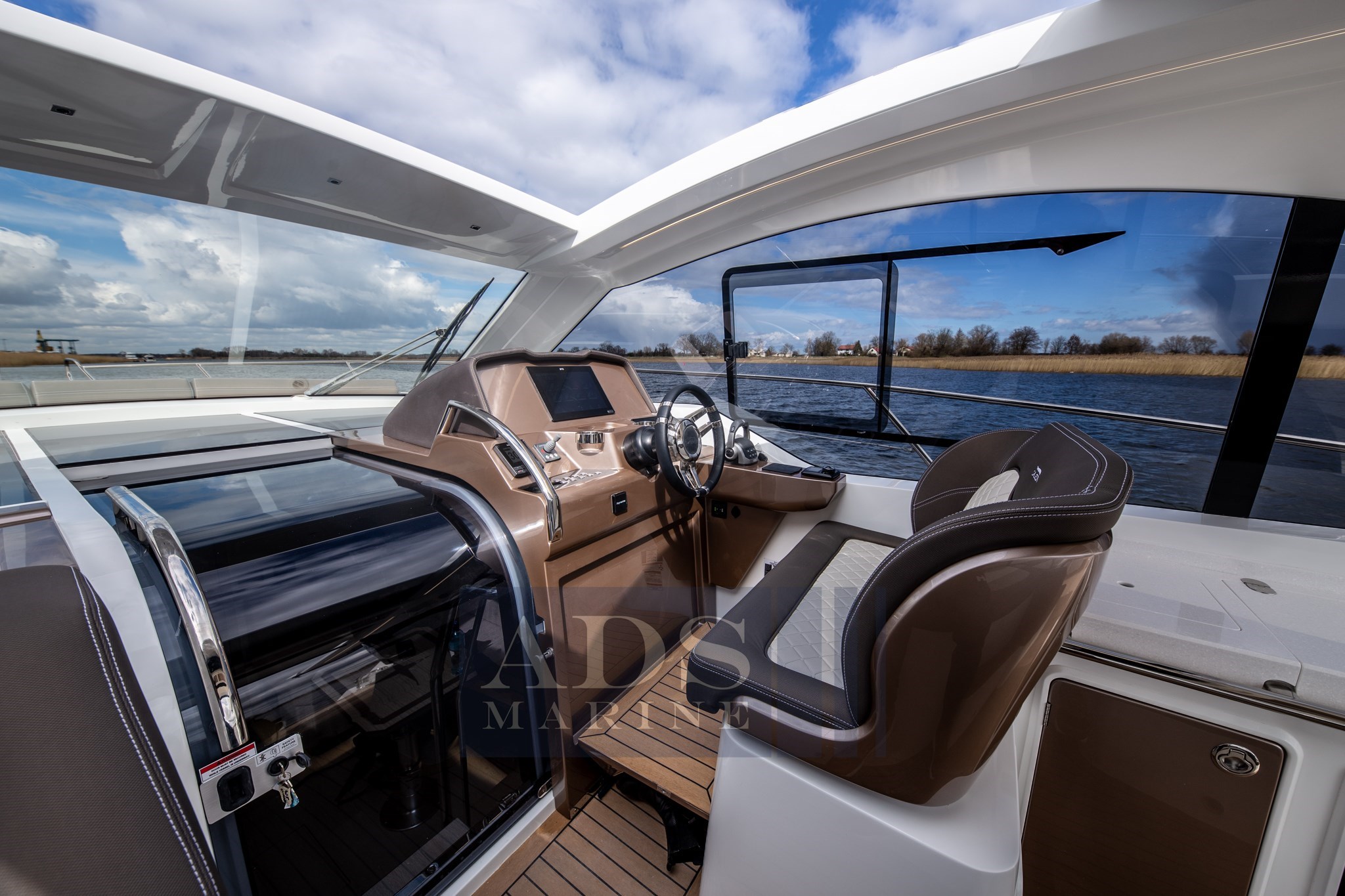 Galeon 405 int 43
