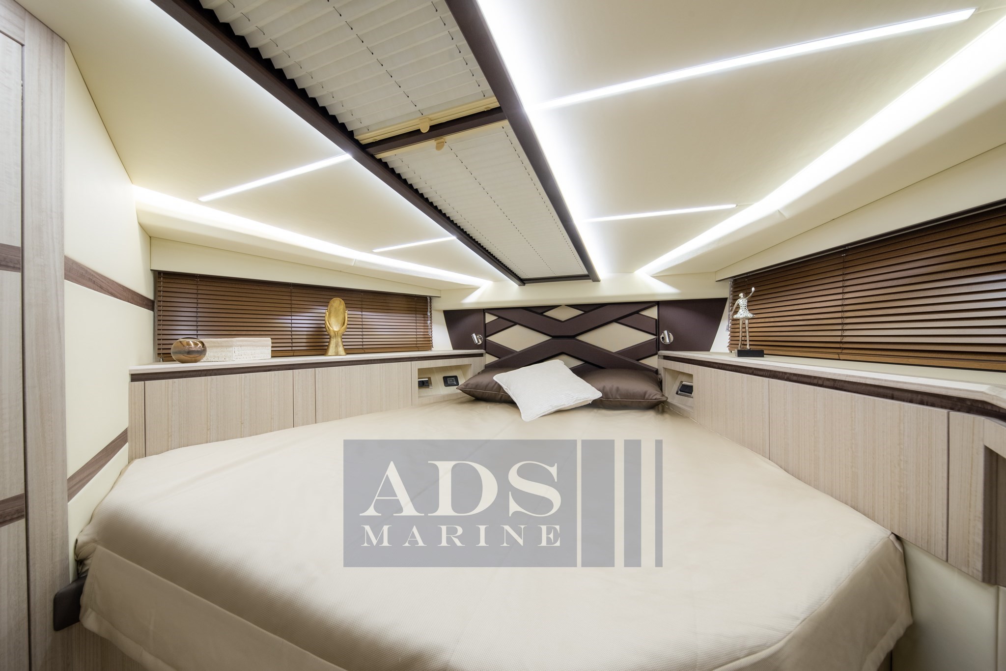 Galeon 405 int 06