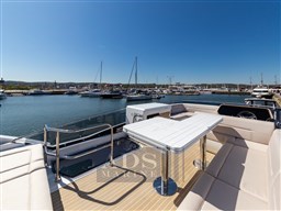 galeon-440fly-9