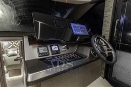 galeon-440-fly-19