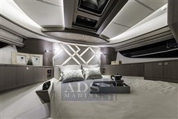 galeon-440-fly-15