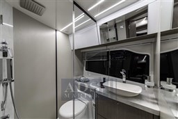 galeon-440-fly-16