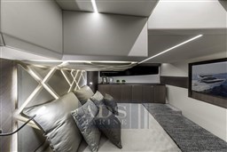 galeon-440-fly-18