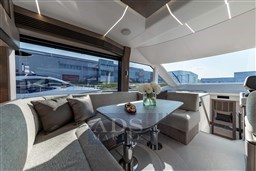 galeon-560-fly-13