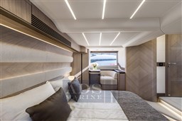 galeon-560-fly-17