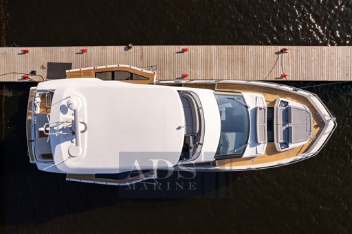 galeon-560-fly-7