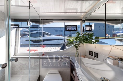galeon-560-fly-20