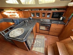 20250928_153947416_iOS