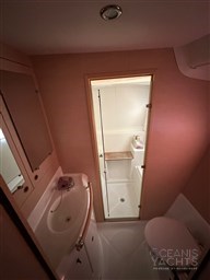 LAGOON 380 LOANO BAGNO 2 