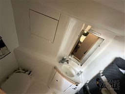 LAGOON 380 LOANO BAGNO 