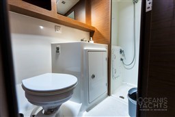 20251017_Oceanis Yachts_Lagoon 42 Starfox_009