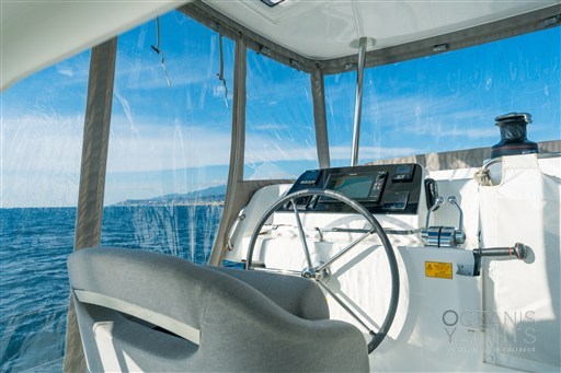 postazione comando lagoon 42