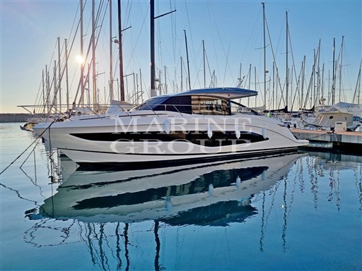 Princess Yachts V55