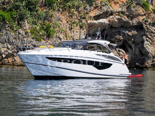 Princess Yachts V40