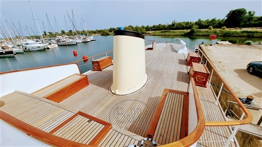 BELLA YACHT - MATHIEU GUEUDIN -BUY A YACHT -VINTAGE YACHT - LUXURY YACHT - YACHT A VENDRE - 1YACHTFORYOU.jpg (4)