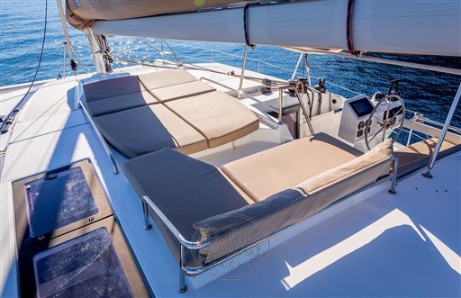 Helia 44 a vendre acheter -BELLA YACHT - catamaran occasion - pre owned catamaran- roof