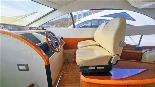 8 - Fairline Phantom 50 - Mathieu Gueudin - Bella Yacht - Yacht Broker - Sale - Charter - Management - French Riviera - Monaco - Cannes - Saint Tropez