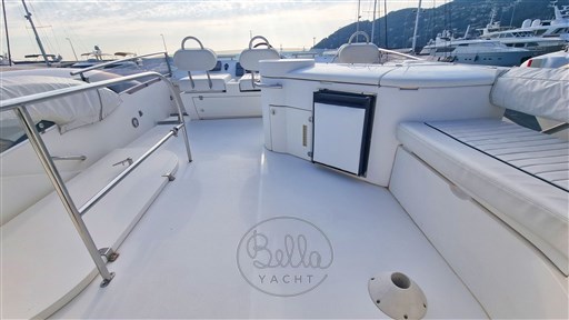 16 - Fairline Phantom 50 - Mathieu Gueudin - Bella Yacht - Yacht Broker - Sale - Charter - Management - French Riviera - Monaco - Cannes - Saint Tropez
