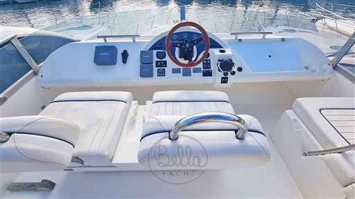 17 - Fairline Phantom 50 - Mathieu Gueudin - Bella Yacht - Yacht Broker - Sale - Charter - Management - French Riviera - Monaco - Cannes - Saint Tropez