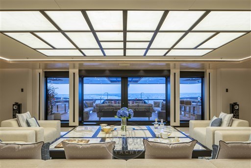 42, Maindeck aft interior lounge 3 -  Mathieu Gueudin - Yacht Broker - Yacht for sale - Bella Yacht - Cannes - Côte d'Azur - Monaco - Illusion Plus - MY