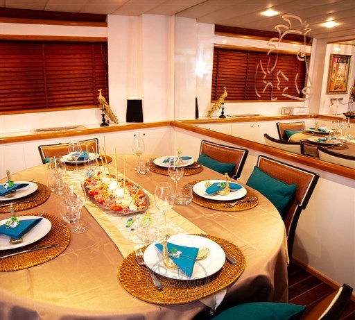 AZURE RHAPSODY, Yacht occasion a vendre, ,Azimut 30 M, 1990, BELLA YACHT, Cannes, Antibes, Monaco, Saint-Tropez, France (10)