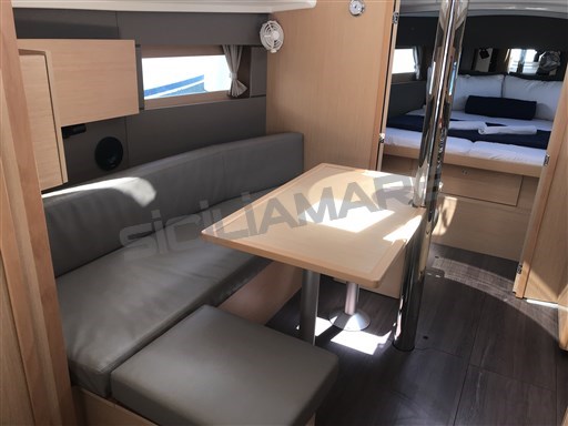 Beneteau Oceanis 38.1