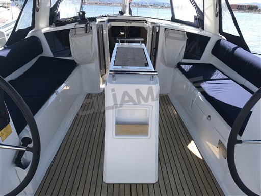 Beneteau Oceanis 38.1