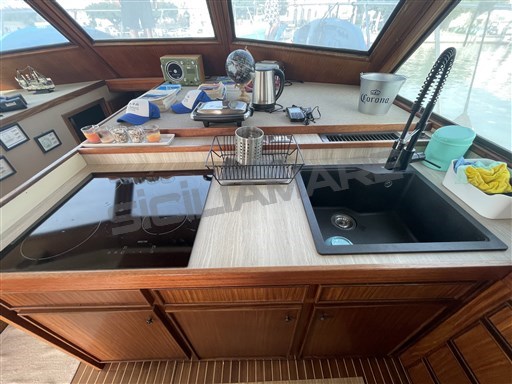 Hatteras 52 Conv (128)