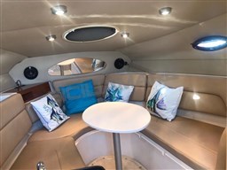 Regal 2665 Commodore (4)