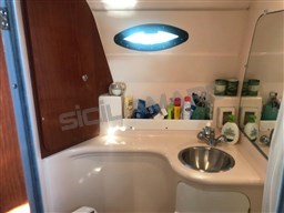 Regal 2665 Commodore (14)