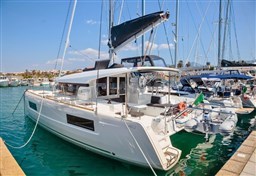 Lagoon 40 (1)
