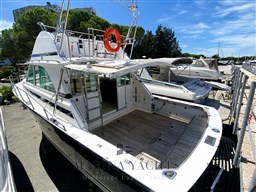 Bertram 35 Fly - Marina Yachts  (3) (Personalizzato).png