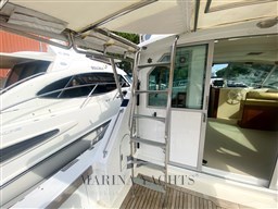 Bertram 35 Fly - Marina Yachts  (13) (Personalizzato).png