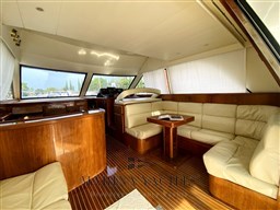 Uniesse 42 Fly - Marina Yachts (8).png
