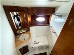 Uniesse 42 Fly - Marina Yachts (17).png