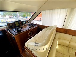 Uniesse 42 Fly - Marina Yachts (12).png