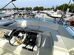 Uniesse 42 Fly - Marina Yachts (5).png