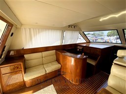 Uniesse 42 Fly - Marina Yachts (9).png