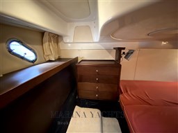 Cranchi Zaffiro 32 T-top  (2006) - Marina Yachts 22.png