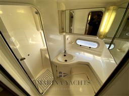 Sealine F44 - Marina Yachts  (23).png